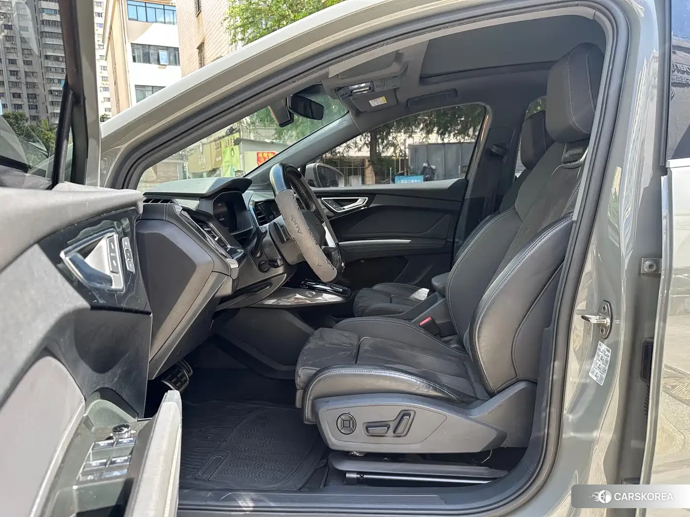 Audi Q4 e-tron 2023 Silver/gray из Китая, фото 5