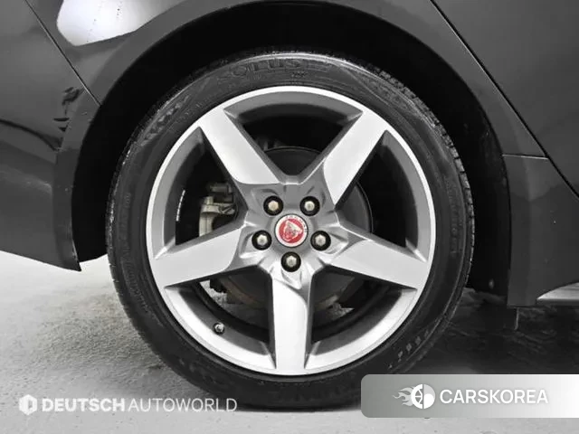 Jaguar XE id 3380641 из Кореи 15