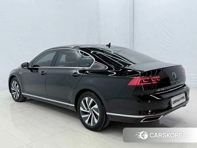 Volkswagen Magotan PHEV 2023 Черный из Китая, фото 5