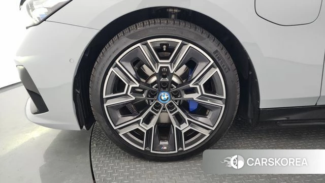 BMW 5 Series (G60) id 4571127 из Кореи 34