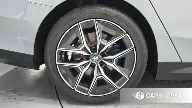 BMW 5 Series (G60) id 4686377 из Кореи 27