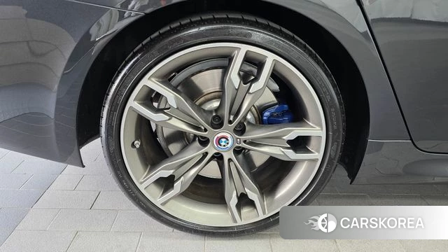 BMW 5 Series (G30) id 4500495 из Кореи 27