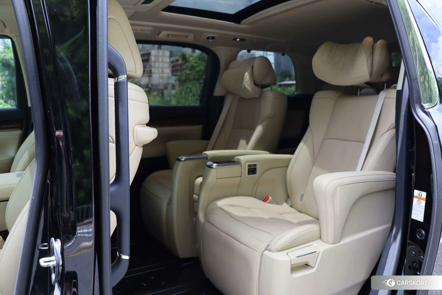 Toyota Elfa id 4479810 из Китая 12