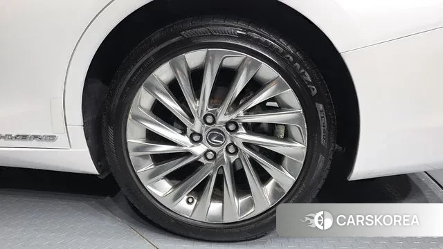 Lexus ES300h 7th generation id 3741733 из Кореи 15