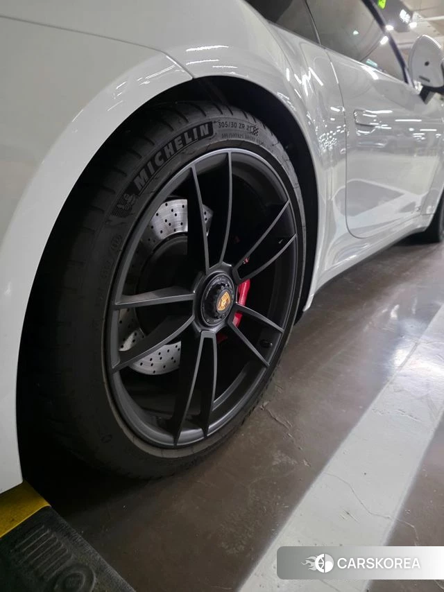 Porsche 911(992) id 4720315 из Кореи 8