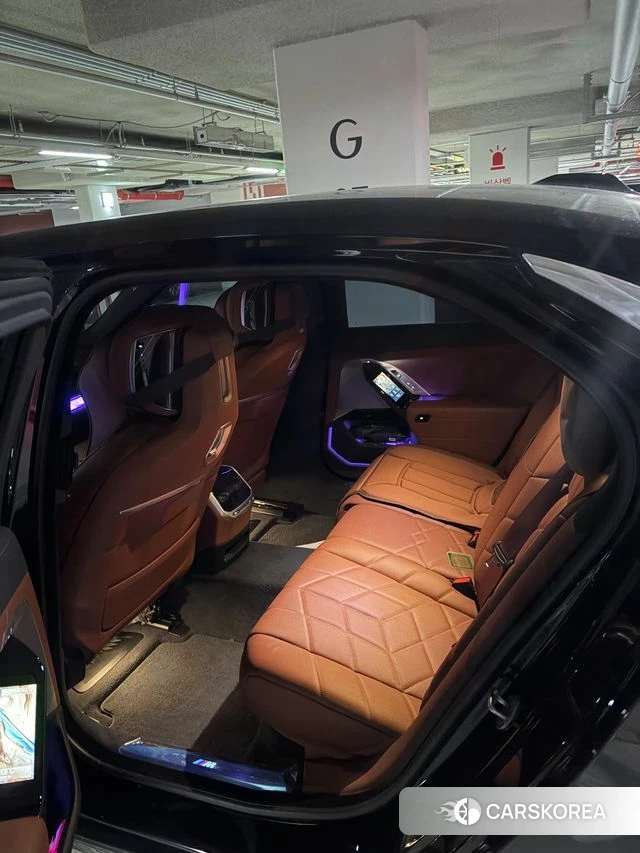 BMW 7 Series (G70) 2024 Черный из Кореи, фото 5