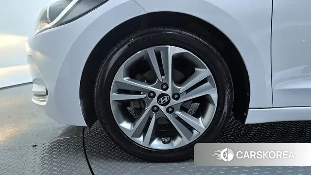 Hyundai Avante AD id 2966573 из Кореи 15