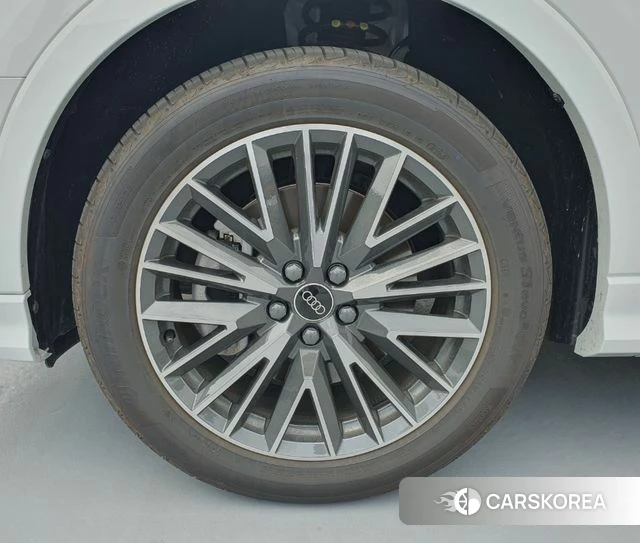 Audi Q3 (F3) 2026 Белый из Кореи, фото 5