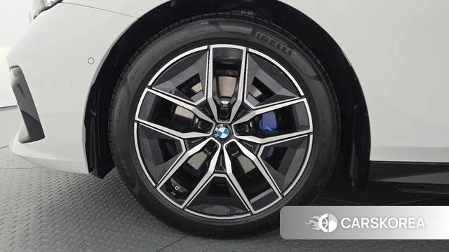 BMW 5 Series (G60) id 4279649 из Кореи 32