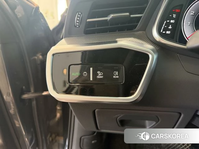 Audi A6L id 4393189 из Китая 10