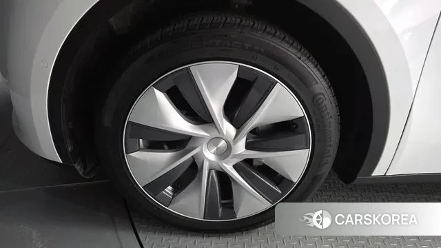 Tesla Model Y id 3342502 из Кореи 15