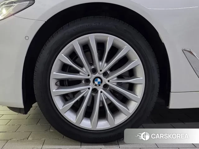 BMW 5 Series (G30) id 3741710 из Кореи 9