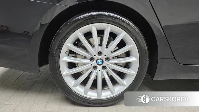 BMW 5 Series (G30) id 4779006 из Кореи 32