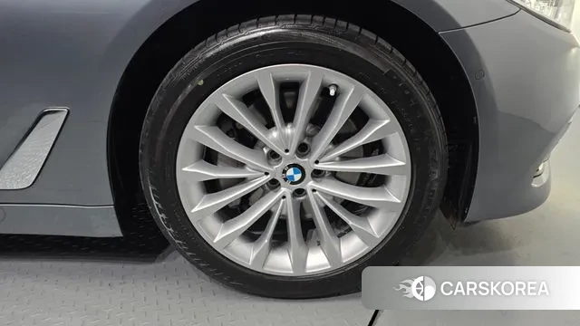 BMW 5 Series (G30) id 3434499 из Кореи 15