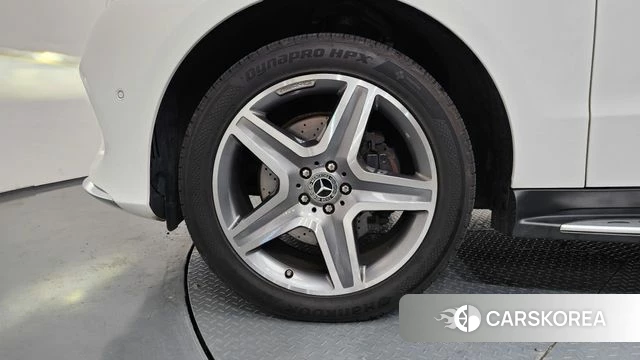 Mercedes-Benz GLE - Class W166 id 4633275 из Кореи 28