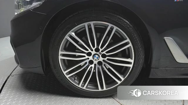 BMW 5 Series (G30) id 3813503 из Кореи 15