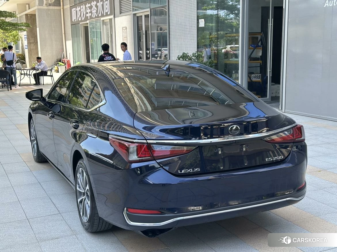 Lexus ES id 4479266 из Китая 18