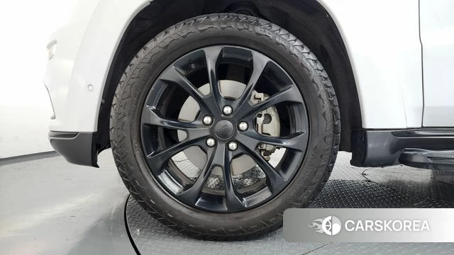 Jeep Grand Cherokee id 4409810 из Кореи 15