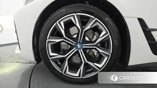 BMW i4 id 4550075 из Кореи 32