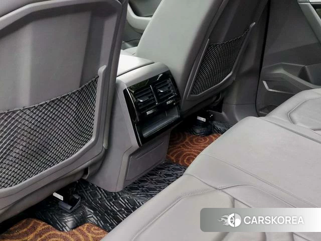 Volkswagen Touareg 2021 Черный из Китая, фото 5