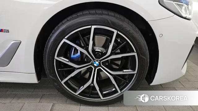 BMW 5 Series (G30) id 3746053 из Кореи 15