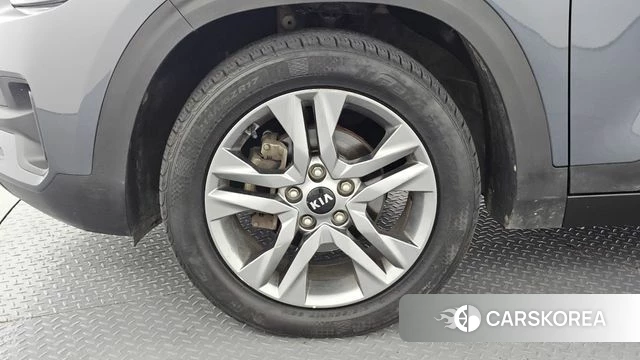 Kia Seltos id 4759698 из Кореи 14