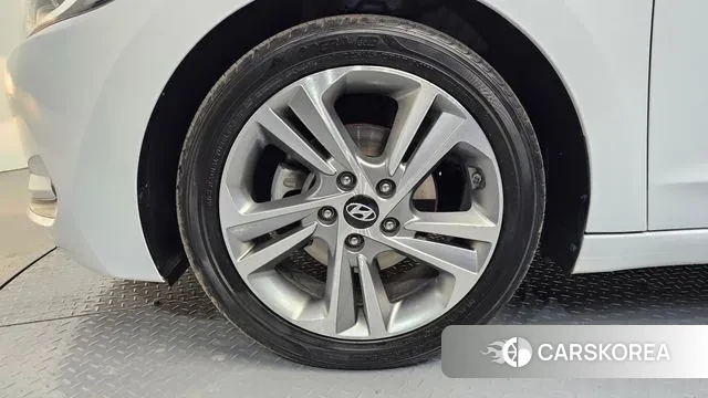 Hyundai Avante AD id 3687669 из Кореи 15