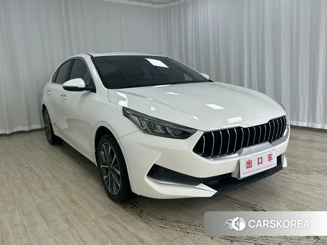 Kia K3 2023 Белый из Китая, фото 5