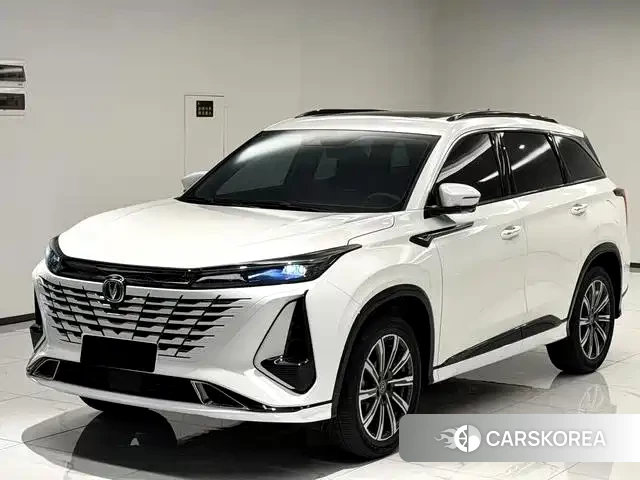 Chang'an CS75PLUS 2024 Белый из Китая, фото 5