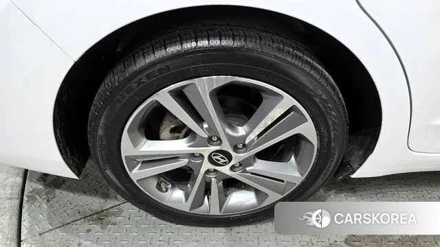 Hyundai Avante AD id 3647211 из Кореи 15