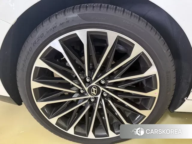 Hyundai Grandeur (GN7) id 2883850 из Кореи 8