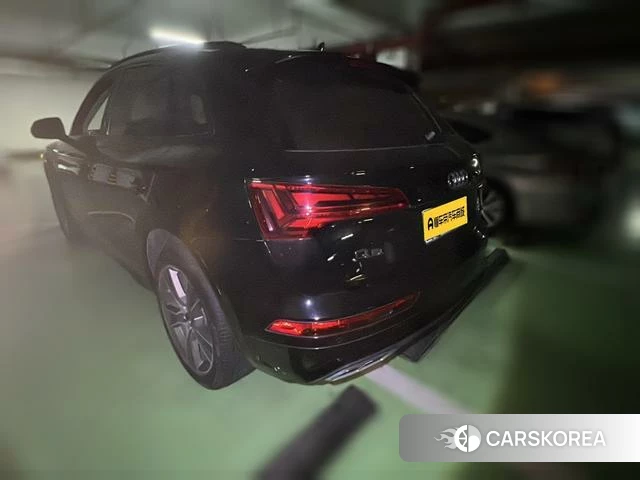 Audi Q5L 2021 Черный из Китая, фото 5