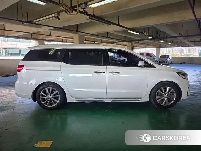 Kia The New Carnival id 3371553 из Кореи 15