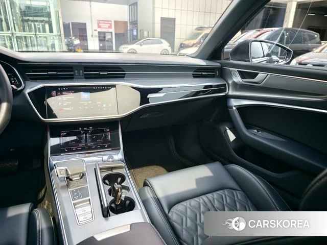 Audi A6L id 4265934 из Китая 24