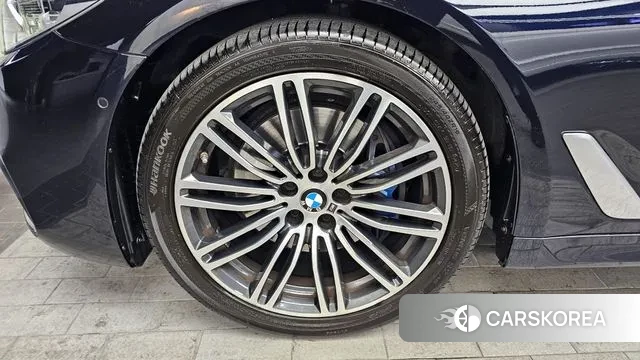 BMW 5 Series (G30) id 3636367 из Кореи 15