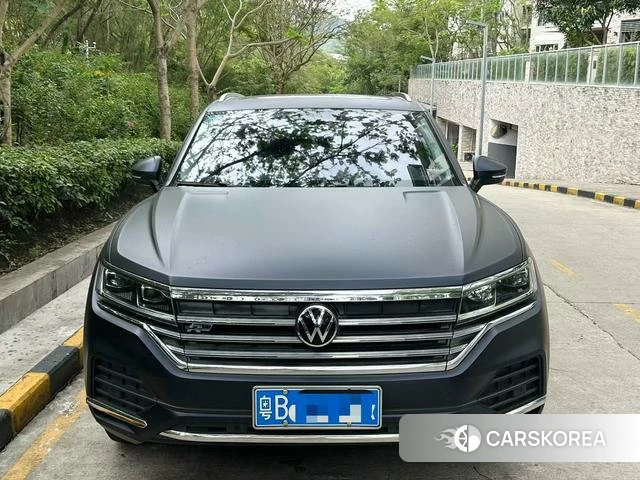 Volkswagen Touareg 2023 Темно-серый из Китая, фото 5