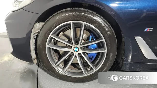 BMW 5 Series (G30) id 3508436 из Кореи 15