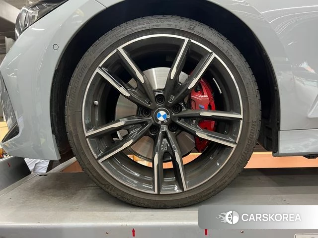 BMW 3 Series (G20) 2026 Серебристо-серый из Кореи, фото 5