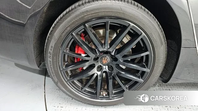 Maserati Ghibli id 3356823 из Кореи 15
