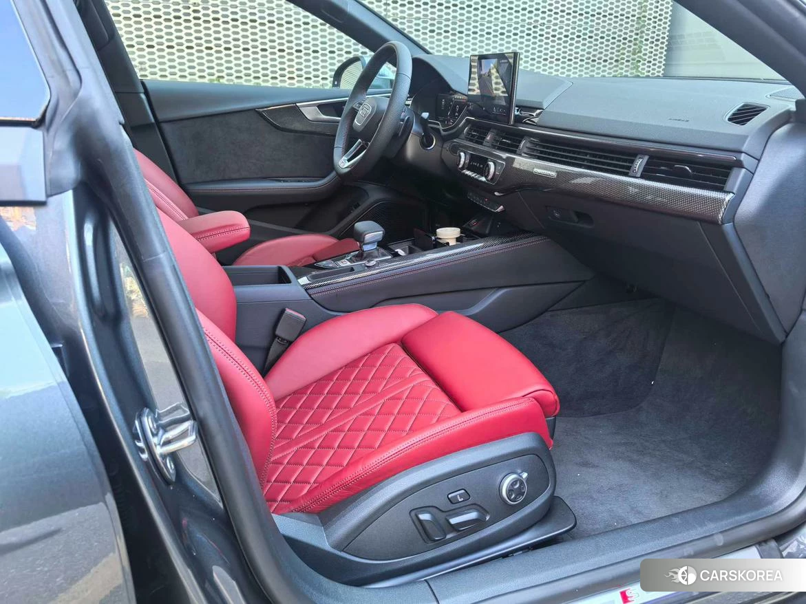 Audi S5 id 4486394 из Китая 16