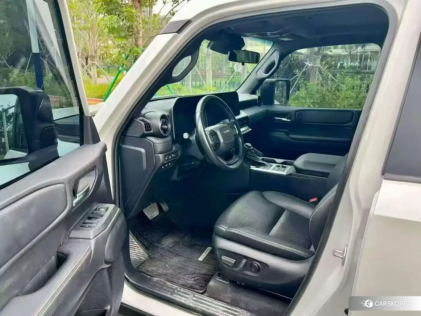 Toyota Prado 2024 Белый из Китая, фото 5