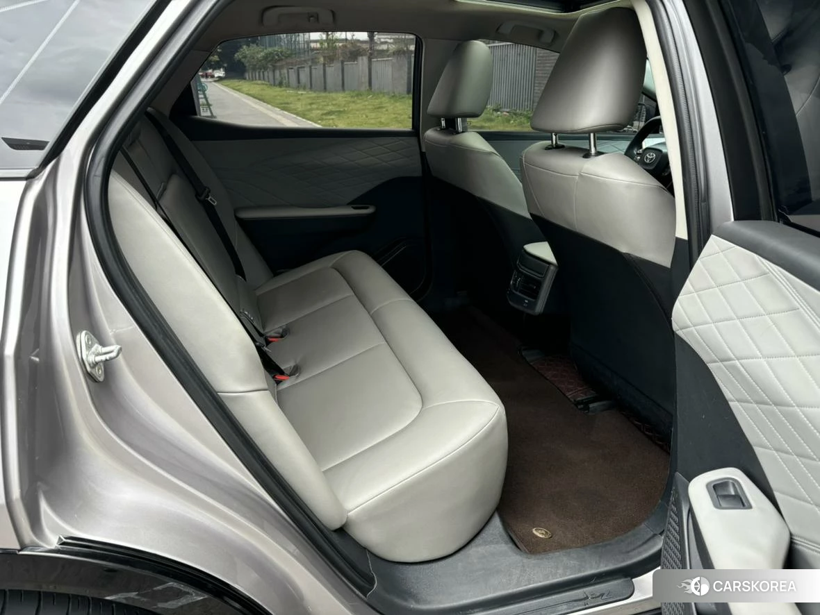 Toyota bZ3 id 4498758 из Китая 14
