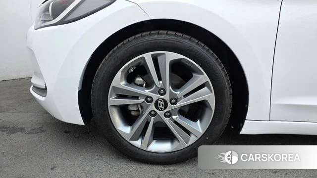 Hyundai Avante AD id 3801692 из Кореи 15