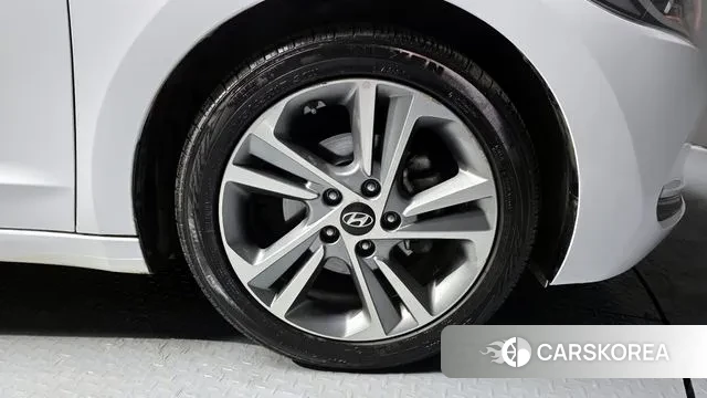 Hyundai Avante AD id 3627133 из Кореи 15