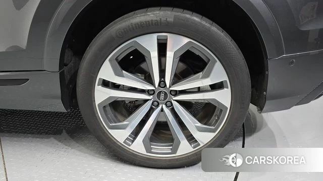 Audi Q8 (4M) id 4645779 из Кореи 28