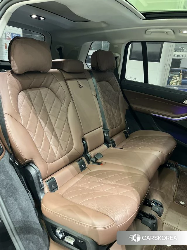 BMW X7 id 4265542 из Китая 13