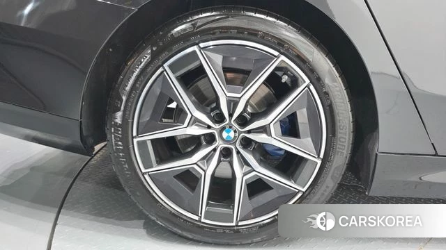 BMW 5 Series (G60) id 4686574 из Кореи 27
