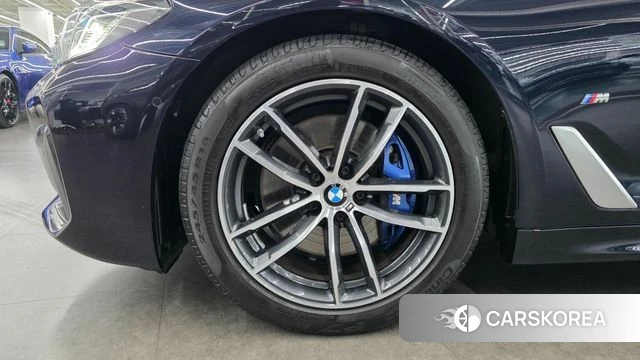 BMW 5 Series (G30) id 3953451 из Кореи 14