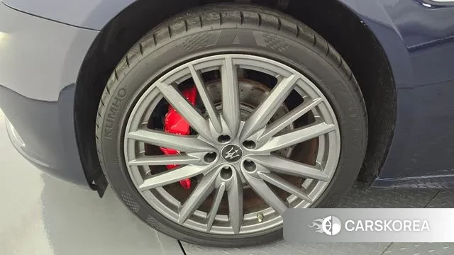 Maserati Quattroporte id 2969546 из Кореи 15
