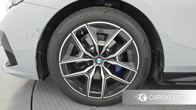 BMW 5 Series (G60) id 3798155 из Кореи 15